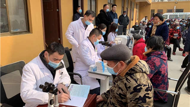 為民服務(wù)暖人心，送醫(yī)下鄉(xiāng)助健康